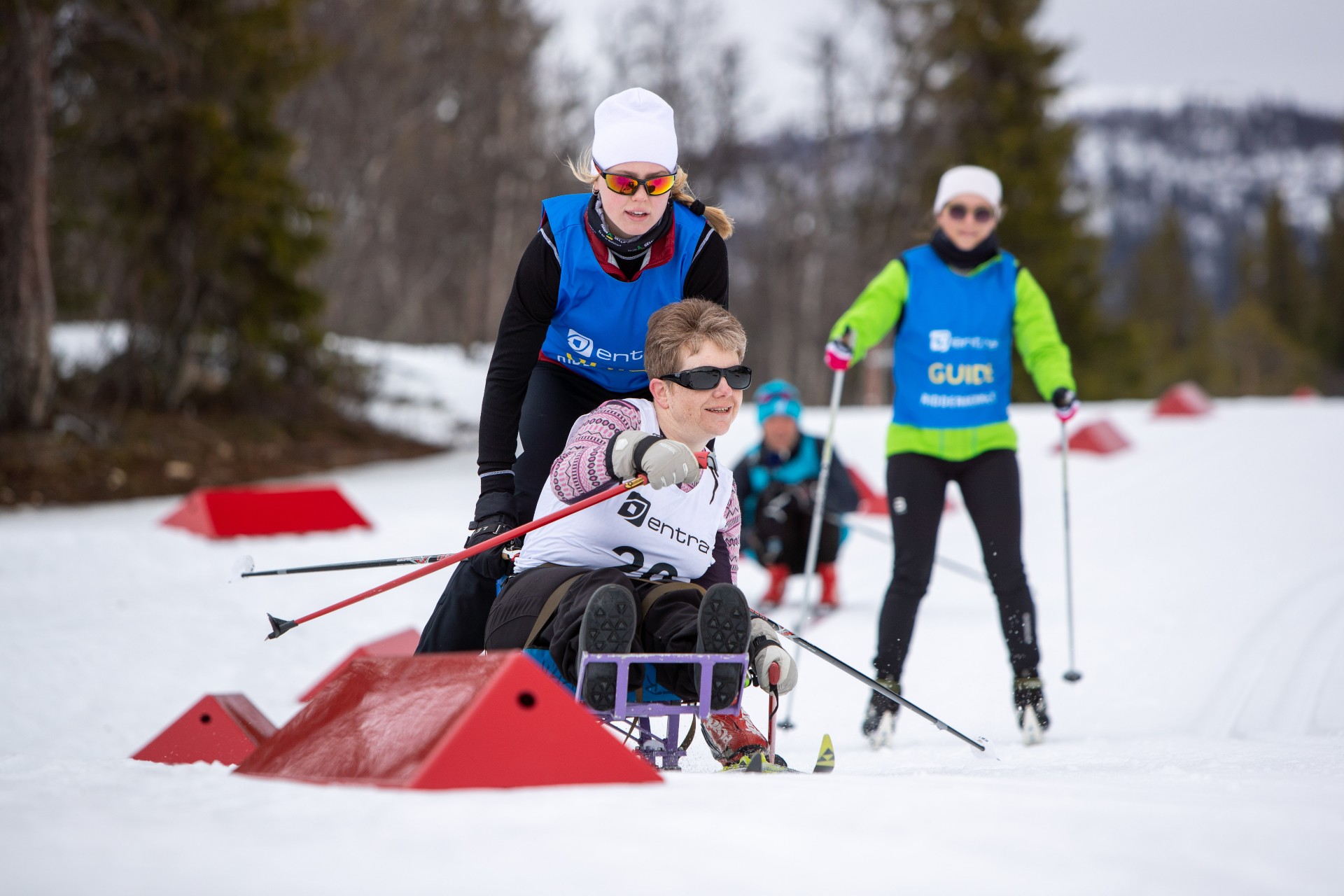 A participant together with a guide during Ridderrennet